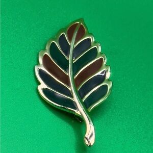 Goldtone Variegated Enamel Leaf Brooch Pin Vintage